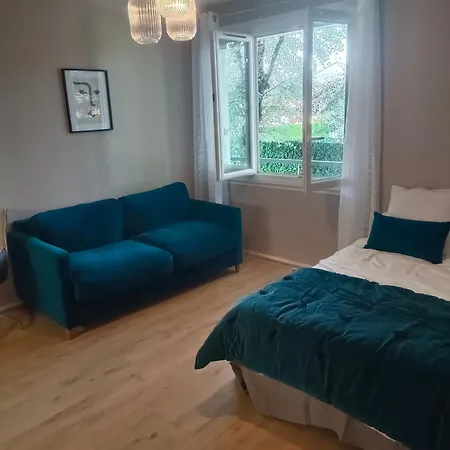 Appartement Dans Securisee Et Calme Proche Commerces *