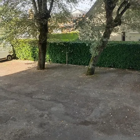 Appartement Dans Securisee Et Calme Proche Commerces