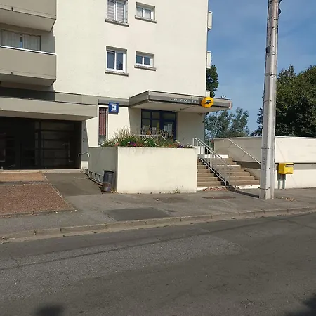 Appartement Dans Securisee Et Calme Proche Commerces *